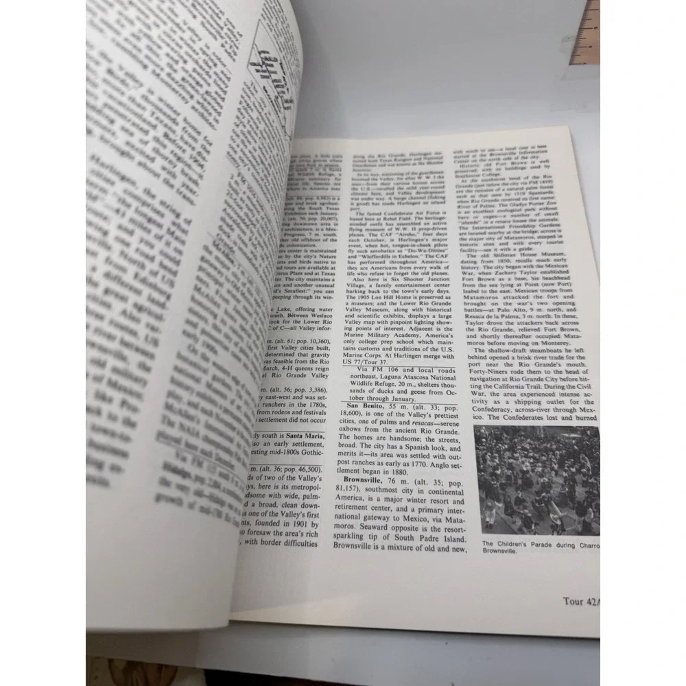 BACKROADS OF TEXAS By Ed‎ Syers & Larry D. Hodge *Excellent Condition* 1982